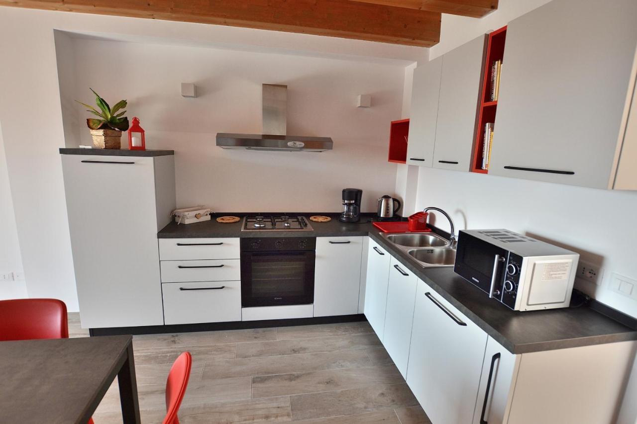 Red Apartment In Marciaga Di Costermano Extérieur photo